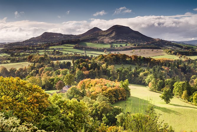 1 Day Alnwick Castle, Holy Island & Scottish Borders - A One-Day Border-Castle Circuit, From Edinburgh at 8:15