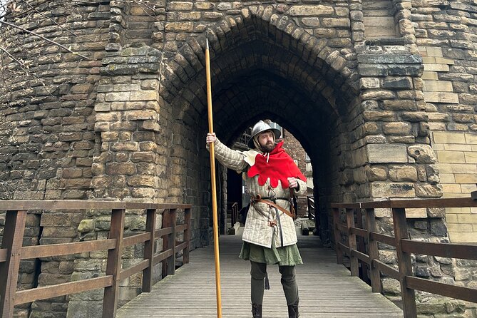 1-Hour and a Half Walking Guided Tour in Medieval Newcastle - Ending at Newcastle Castle: Black Gate and Castle Keep with included access