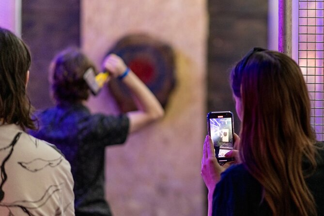 1 hour Private Axe Throwing Experience in Eastbourne - Axe throwing in Eastbourne, not the usual beach plan