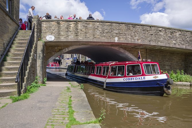 1-Hour Public Cruise - Your first free admission stop along the canal