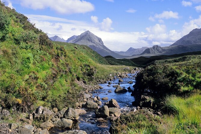 3 Day - Isle of Skye, Loch Ness & Glenfinnan Tour from Glasgow - Motion sickness and crowded-van reality