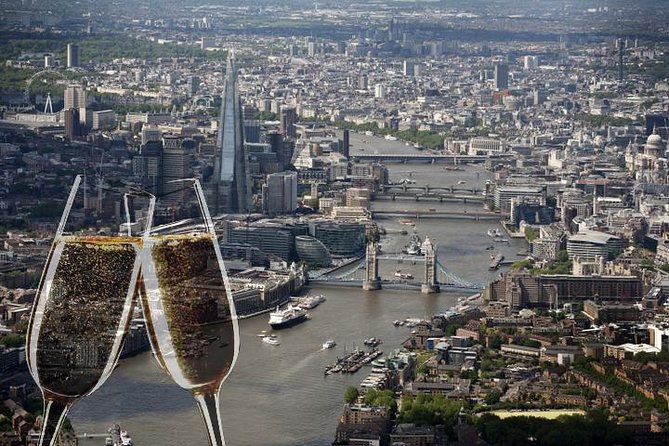 35 minute London Sightseeing Flight for 2 with Champagne - Key things that make this helicopter flight worth it