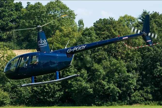 35 minute London Sightseeing Flight for 2 with Champagne - Why a 35-minute helicopter beats the usual London photo run