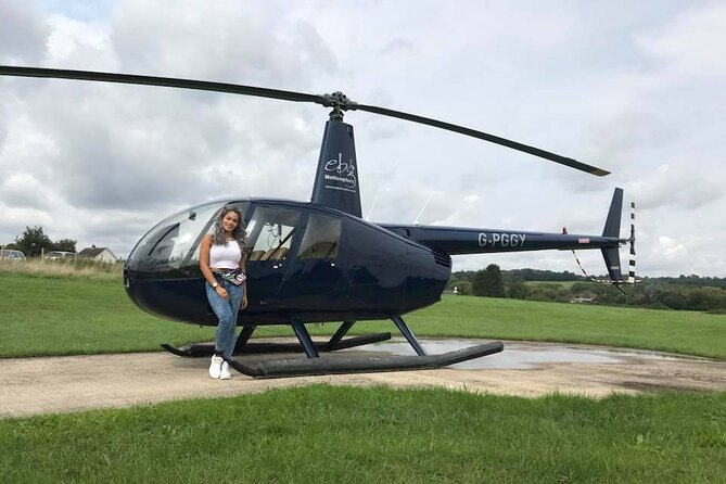 35 minute London Sightseeing Helicopter Tour - The 35-Minute Route: Surrey Countryside, the M25, Then London