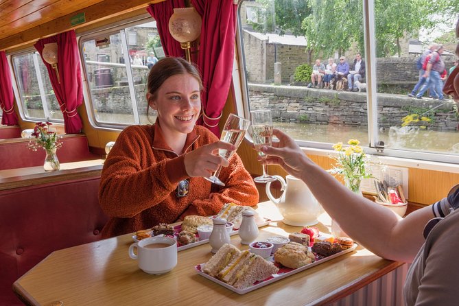 Afternoon Tea Cruise in North Yorkshire - The bar, the licensing, and what alcohol costs