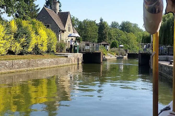 Afternoon Tea Sightseeing River Cruise in Oxford - Iffley Lock: Where The Ride Becomes A Story