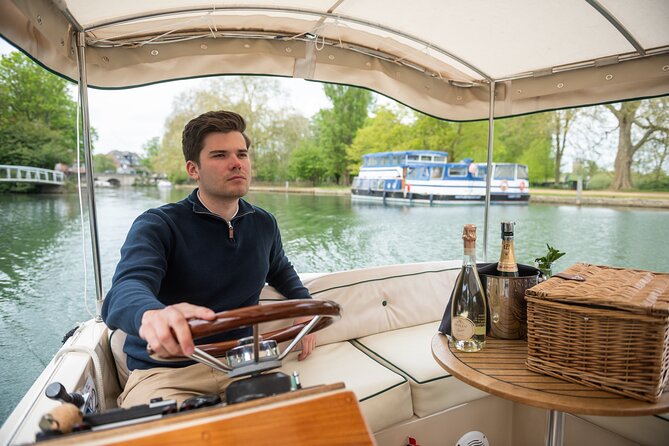 Afternoon Tea Sightseeing River Cruise in Oxford - After Iffley: Calmer Water, Willows, And Wildlife Chances