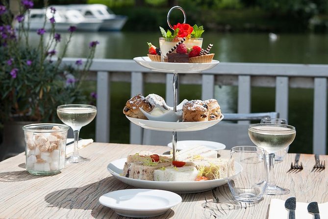 Afternoon Tea Sightseeing River Cruise in Oxford - Comfort Tips For A Boat With Enclosures And Real Weather