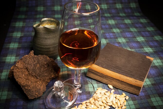 Afternoon Whisky Tasting in a Traditional Edinburgh Bar - Where You Meet and What The Jolly Judge Bar Feels Like