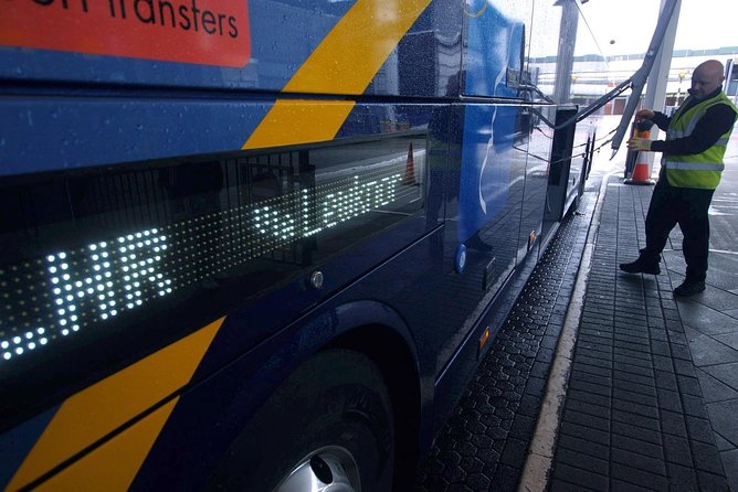Airport Coach Service from Heathrow to Oxford - Boarding at Heathrow, showing your voucher, and getting your bags sorted