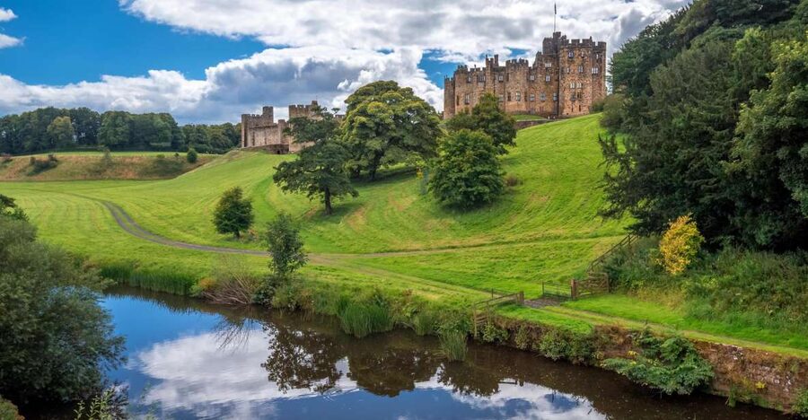 Alnwick Castle and Scottish Borders Tour from Edinburgh - Guide storytelling and audio guides: how the tour adds meaning