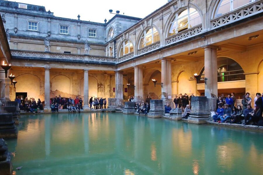 Bath: City Walking Tour with Optional Roman Baths Entry - Pulteney Bridge and Bath’s Architectural “Now and Then”