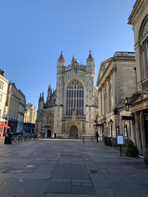Bath: Guided City Walking Tour with Entry To The Roman Baths - Queen Square and Pulteney Bridge: the kind of views you remember