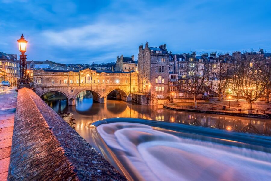 Bath: Guided Ghost Tour - Bath Abbey, Queen’s Square, Theatre Royal, and Victoria Park stops