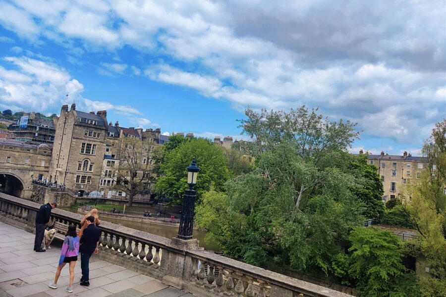 Bath: Tootbus Bath Discovery Hop-On Hop-Off Tour - Audio headphones: good facts, but check your listening comfort