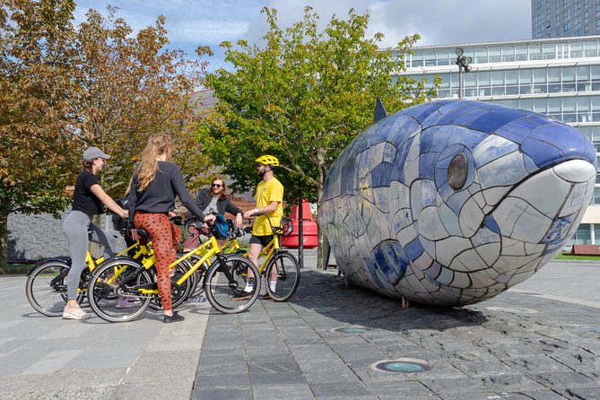 Belfast Bike Tours - Titanic Quarter and Cathedral Quarter: photo stops, street surprises, and the walk-back feeling