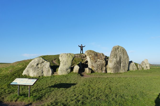 Bespoke private tours of Stonehenge and Avebury by car with local guide - Avebury Stone Circle and West Kennet Long Barrow: walk where ceremonies happened