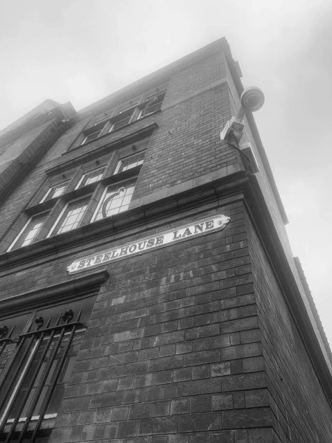 Birmingham: Slogging Gangs Guided Walking Tour - Dark alleys and landmarks, the parts you normally skip