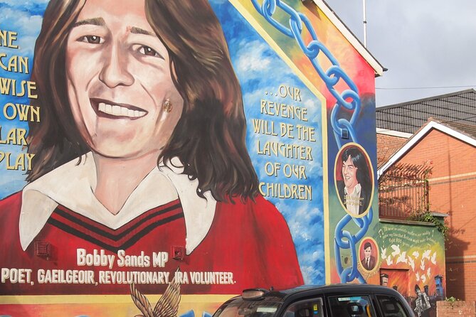 Black Taxi Mural "Tour Like A Local" - Why a private black taxi works for Belfast murals