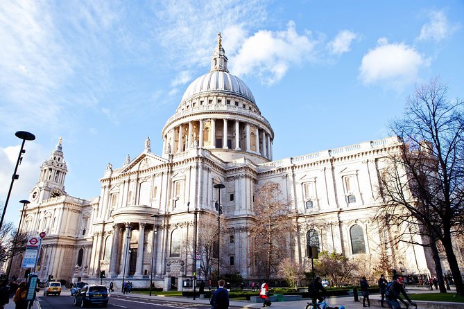 Black Taxi Tour of London: Classic Sightseeing Bespoke & Fun - Price and logistics: what $637.73 per group really buys you