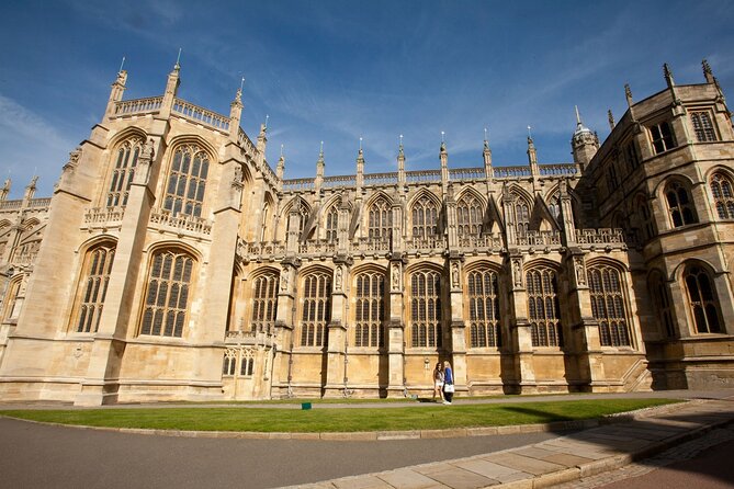 Buckingham Palace and Windsor Castle Escorted Tour from London - Timing pressure at Windsor: your choice is comfort vs volume