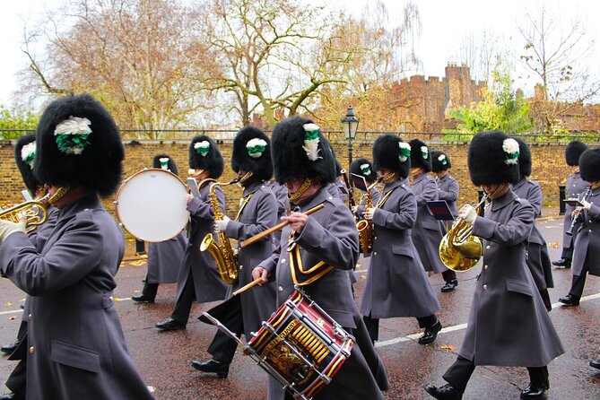 Buckingham Palace & Changing of the Guard Experience - Buckingham Palace Stop: What You See and What You Should Expect