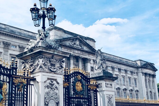 Buckingham Palace, St James Palace & Tea at Kensington Palace - Buckingham Palace, Wellington Arch, and the Tyburn clue you might miss