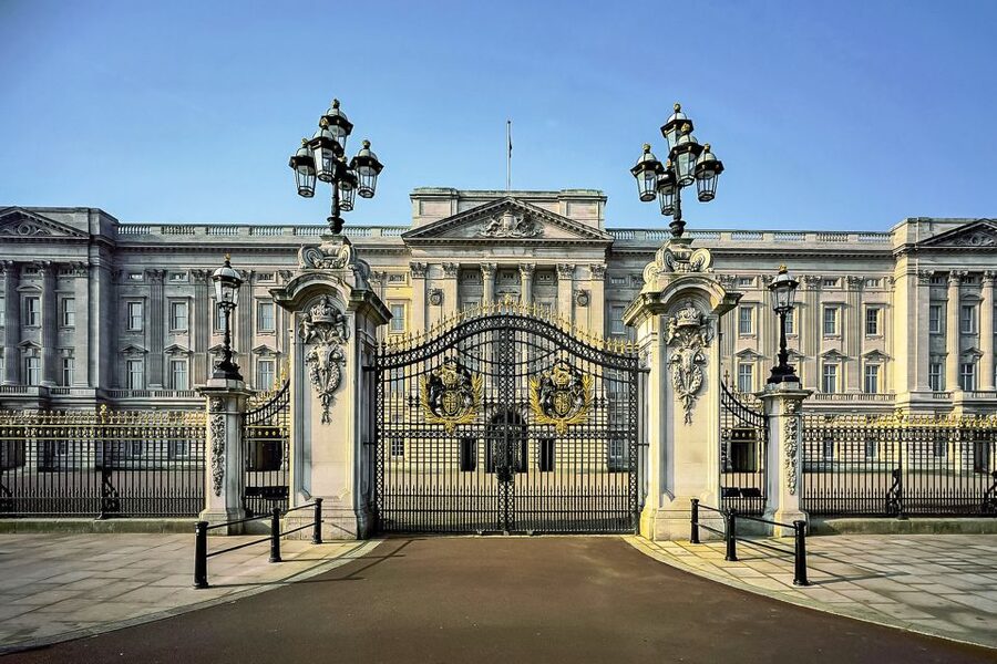 Buckingham Palace: The State Rooms Entrance Ticket - Gardens and Garden Café: finish strong with views across the lawn