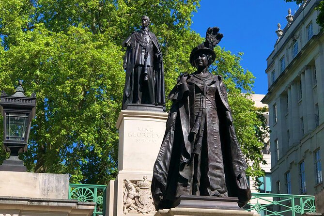 Buckingham Palace Visit & Changing of the Guard Walking Tour - What the guides do best (and why it changes everything)