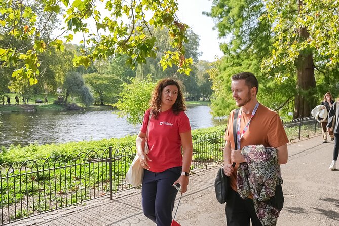 Buckingham Palace: Walking Tour with Entry & Audio Guide - Should you book this Buckingham Palace walking tour?