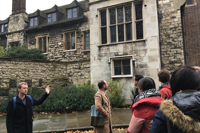 Burnings, Butchery & Black Death: A Walking Tour of London's Bloody Past - Getting oriented: Aldersgate start, Ely Place finish near Farringdon