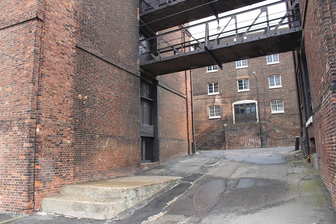 Call the Midwife Location Tour in Chatham - Timing, Walking Pace, and What to Bring