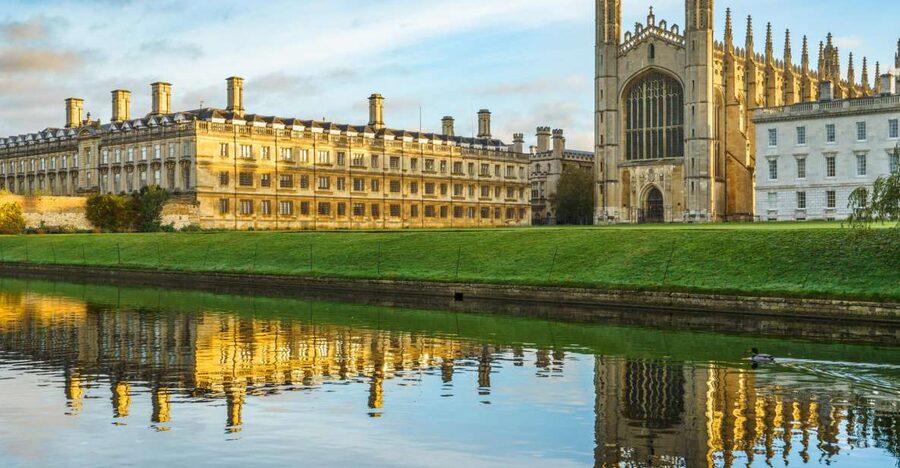 Cambridge: Guided River Cam Punting Tour - Alumni Spotlight: Newton, Prince Charles, and the Famous Names