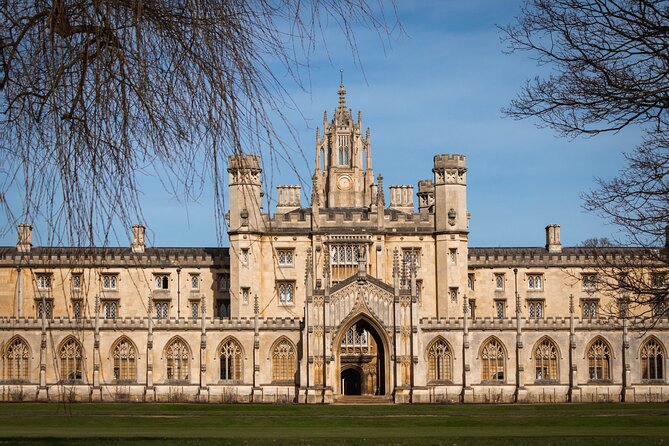 Cambridge - Shared Punting Tour - A 50-minute Cambridge punting tour you can actually relax on