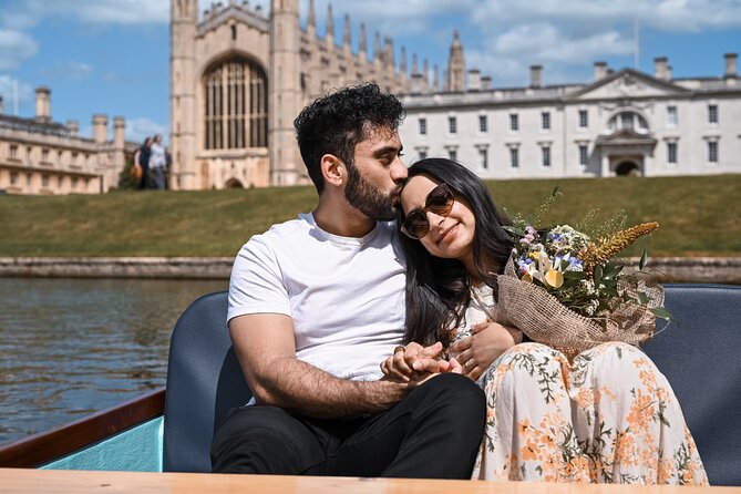 Cambridge - Shared Punting Tour - The College Backs stretch: where the university feels close