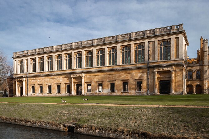 Cambridge - Shared Punting Tour - Nine bridges and what to look for while you glide under them