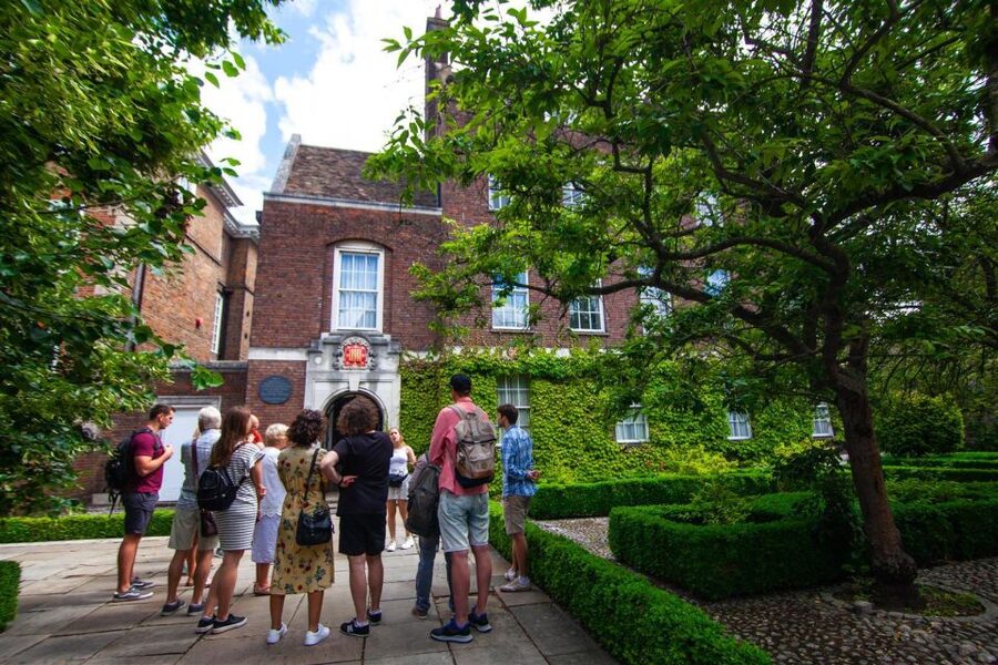 Cambridge: University Alumni Tour with Kings College Option - Getting oriented fast in Cambridge city center