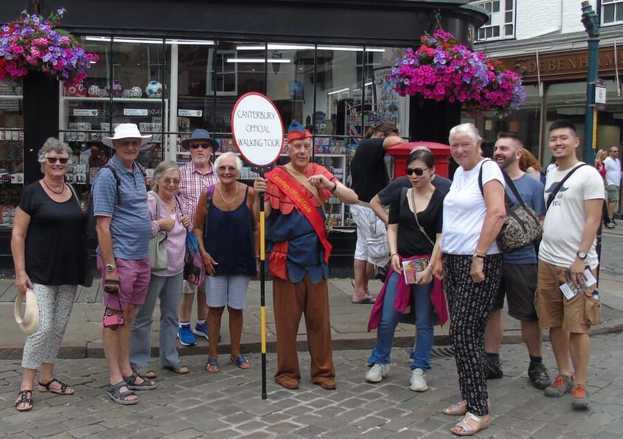 Canterbury: Walking Tour with Green Badge Guide - What the 90 minutes feels like on the ground