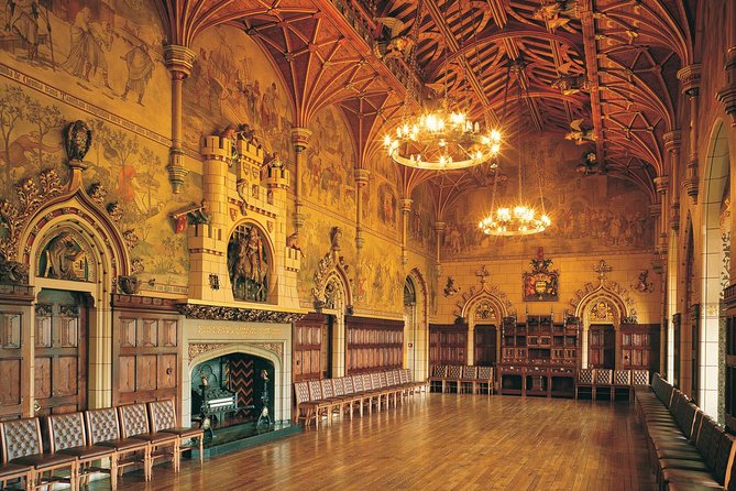 Cardiff Day Tour from London with Local Guide (Visit Wales) - Group size and guide setup: manage expectations