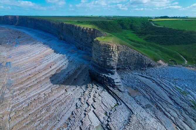 Cardiff: South Wales Cliffs, Beaches & Castles Day Tour - What the best reviews emphasize: the guide makes the difference