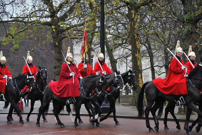 Changing of the Guard Guided Walking Tour in London - That final royal stretch and the walk toward The Mall