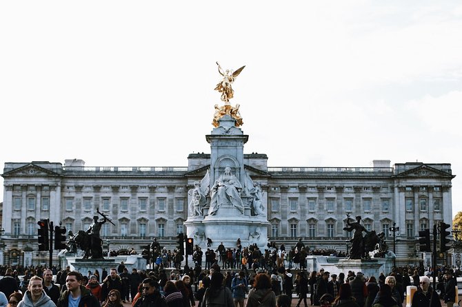 Changing of the Guard Guided Walking Tour Semi-Private 12ppl Max - St James’s Park and Clarence House: the calm after the cadence