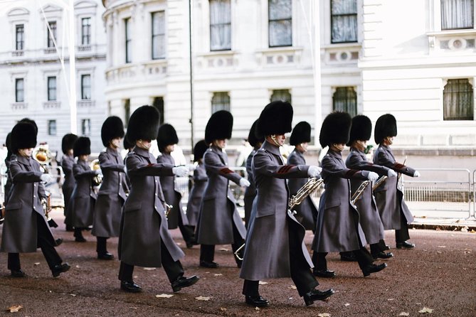 Changing of the Guard Guided Walking Tour Semi-Private 12ppl Max - Price and value: what $59.67 buys you on a prime-morning schedule