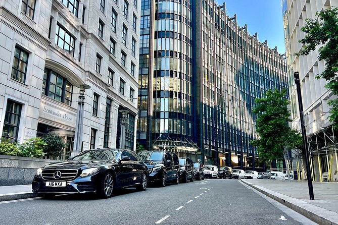 Chauffeur limo Services Heathrow Airport To/From anyLondon Hotel - Why this Heathrow to London transfer beats taxis and trains