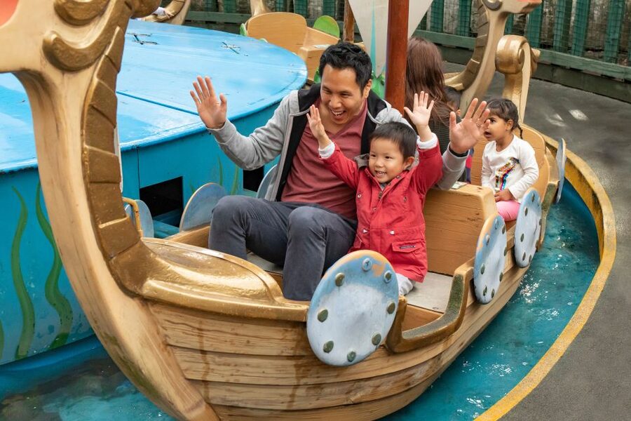 Chessington World of Adventures Resort: Entrance Ticket - Chessington Zoo Encounters, From Meerkats to Lions