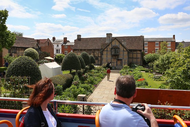 City Sightseeing Stratford-upon-Avon Hop-On Hop-Off Bus Tour - Riding from the Pen & Parchment start: where you’ll park yourself for day one
