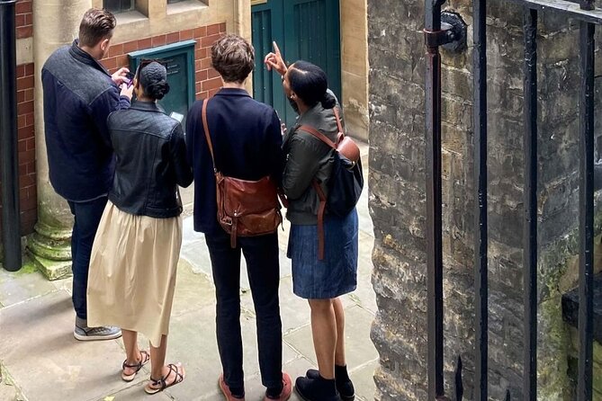 Colombia's Finest Outdoor Murder Mystery London - Who this private mystery hunt is best for