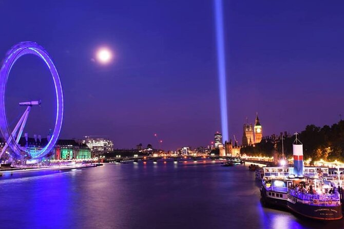 Comedy Night on The River Thames - Inside The Boat Show Comedy Club: what the show style is like