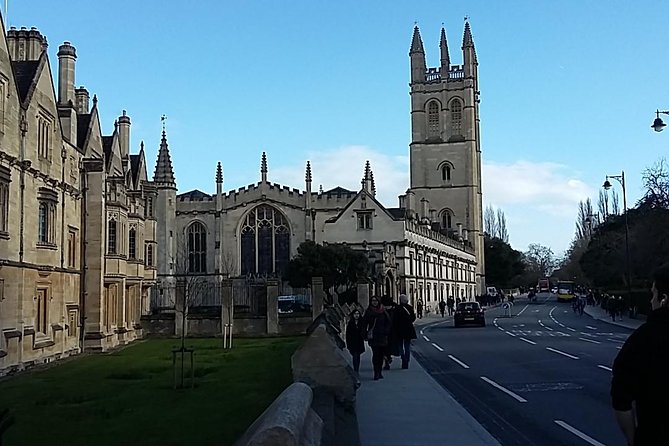 Cotswolds Villages and Oxford Full Day Tour from London - Bourton-on-the-Water: River Windrush, Five Bridges, and Snack Planning