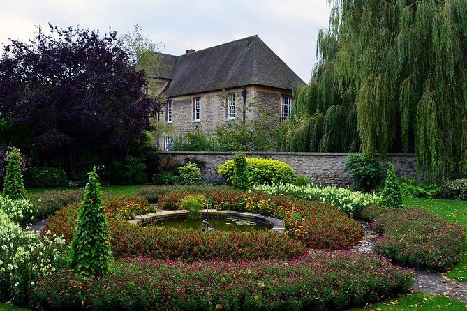 Cotswolds Villages and Oxford Full Day Tour from London - Oxford University Sights on a Guided Walk
